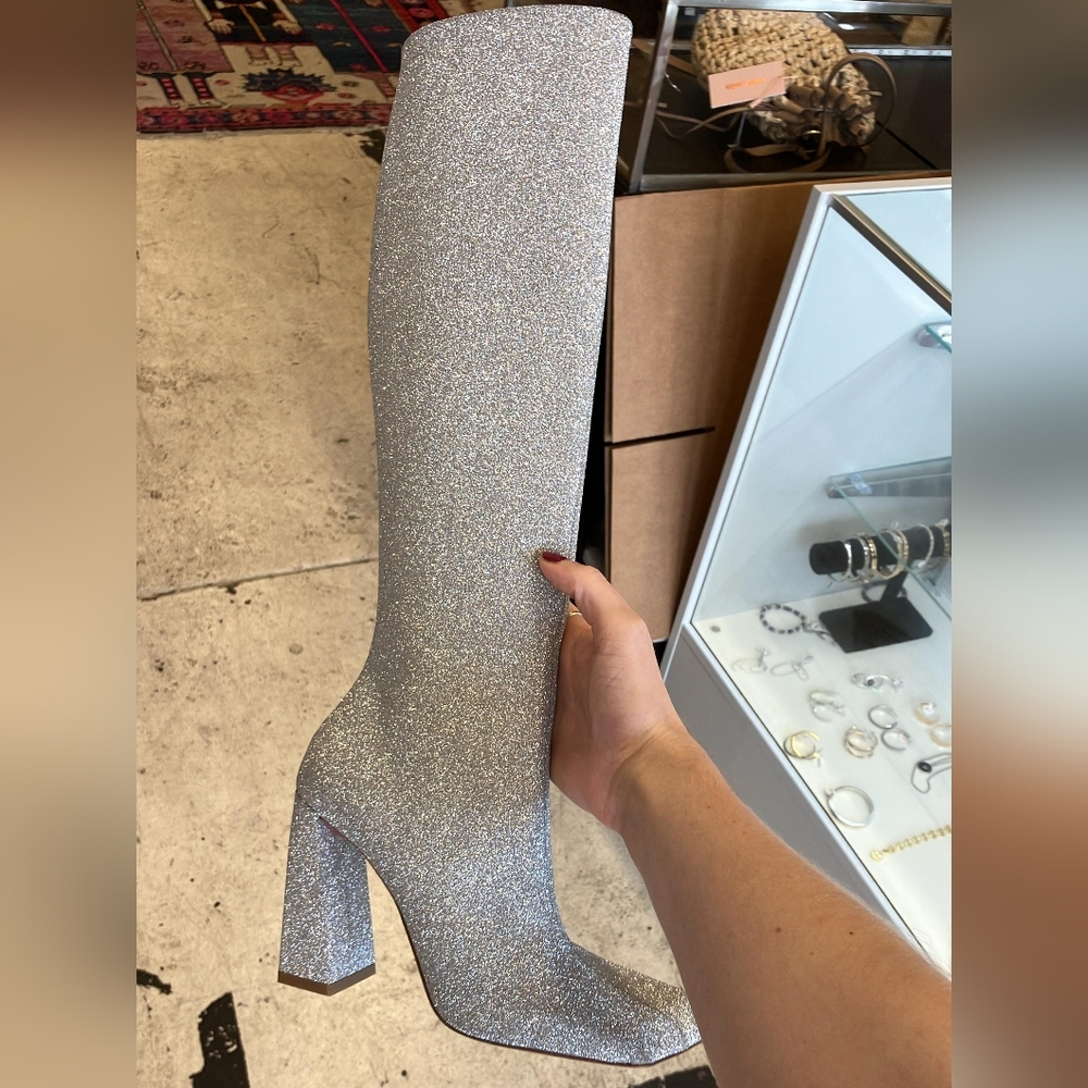 Nib Amina Muaddi Silver Knee-High Women's Boots - Picture 6 of 12